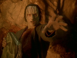 Star Trek Gallery - leave_behind_550.jpg