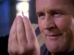 Star Trek Gallery - leave_behind_581.jpg